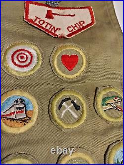 BOY SCOUT 30 SASH With25 PATCHES, 2 PINS & MEDAL BELONGED TO JOHN E. STRAUSS 1957