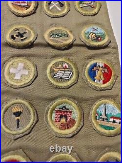 BOY SCOUT 30 SASH With25 PATCHES, 2 PINS & MEDAL BELONGED TO JOHN E. STRAUSS 1957