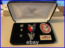 Eagle Scout Presentation Kit With Robbins 4 (Flat Back) Medal Pins, & Patches