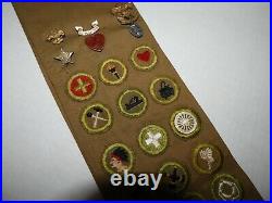 VTG Boy Scout Sash with 31 Patches, 6 Pins BSA Scouts Merit Badges Patchs Sash