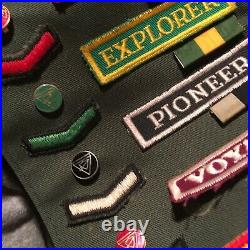 Vintage Boy Scout Sash 104 Patches 16 Pins Pathfinders Artisan Homemaking